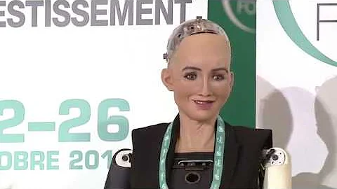 机器人索菲亚谈未来目标 - 世界投资论坛2018